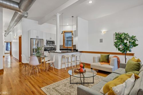 1748 Huron St, Chicago, IL 60622-5633