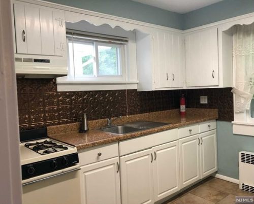 95 Pasadena Pl, Paterson NJ  07506-3329 exterior