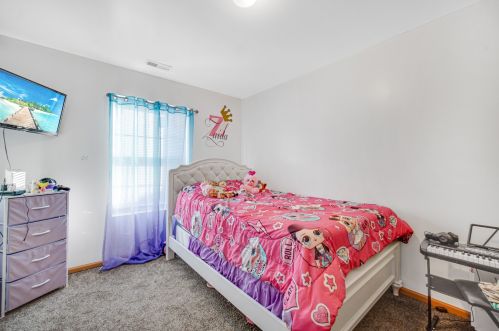 7952 Greenwood Ave, Chicago IL 60619-7096 exterior