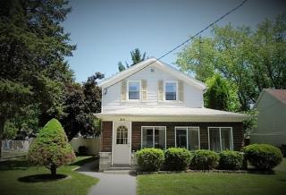 214 Pearl St, Janesville, WI 53548-3557