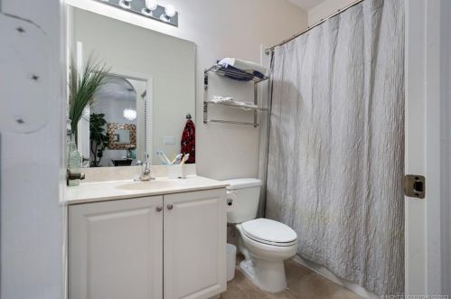 9956 Chadwick Dr, Fort Pierce FL 34987-2418 exterior