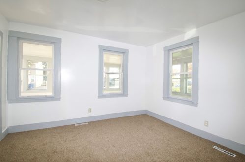 17 George St, West Springfield MA 01089-3414 exterior