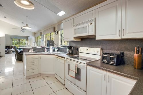 7027 Bitterbush Pl, Boynton Beach FL 33472-2901 exterior