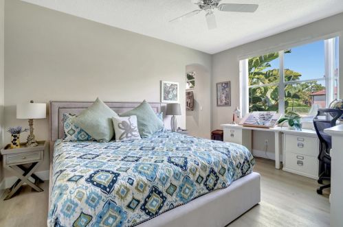 8211 Muirhead Cir, Boynton Beach FL 33472-5064 exterior