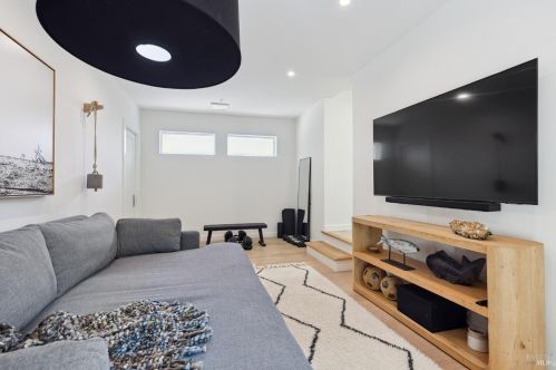 5 Amicita Ave, Mill Valley CA 94941-2101 exterior