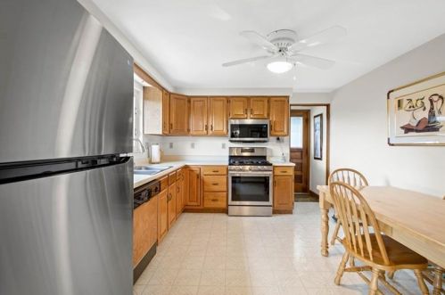 1236 Pinewood Dr, Pittsburgh PA 15243-1812 exterior