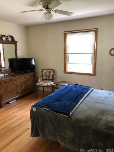 2 Fall St, Derby CT exterior