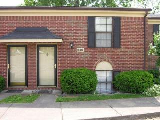 840 Spring Meadows Dr, Lexington KY  40504-3652 exterior