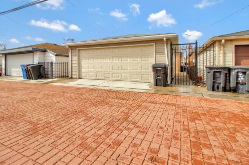 10517 Avenue, Chicago IL 60617-6314 exterior