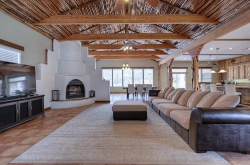 3064 Spg Br Rd, Montgomery TX 77316-2503 exterior