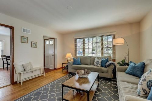 936 Currie Pl, Milwaukee, WI 53213-3006