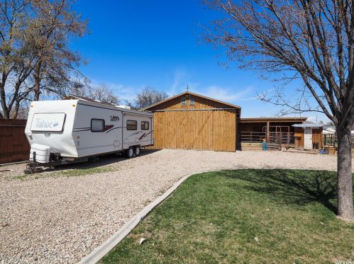 2820 7180, Taylorsville UT 84084-2921 exterior