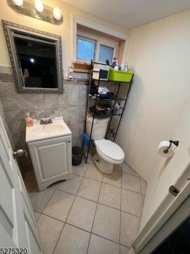 1452 Front St, Plainfield NJ 07060-1033 exterior