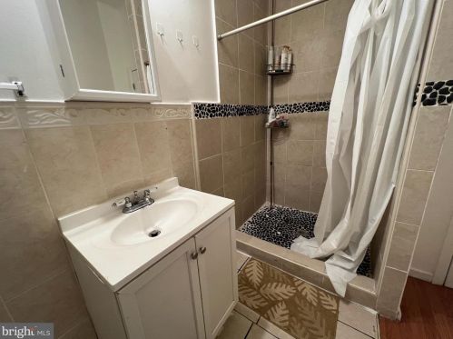 3247 Carlisle St, Philadelphia PA 19132-4018 exterior