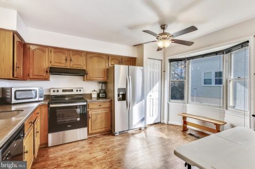 8209 Roxbury Dr, Alexandria VA 22309-3728 exterior