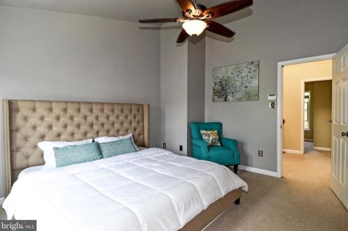 7458 Gadsby Sq, Alexandria VA 22315-5288 exterior