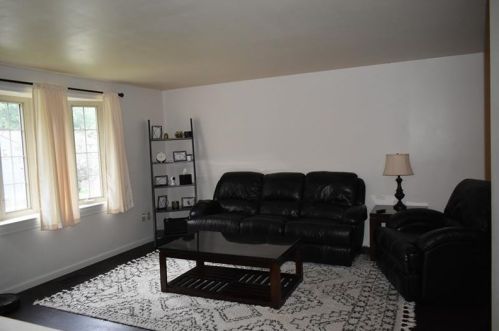 114 Crestwood Dr, Pittsburgh, PA 15209-1008