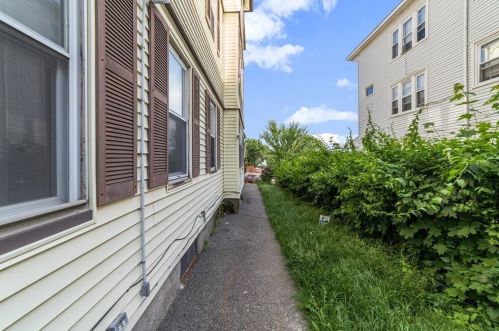 141 Cambridge St, Worcester MA 01603-2339 exterior