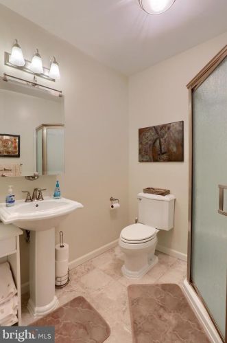 31 Lewiston Cir, Lancaster PA 17601-4883 exterior