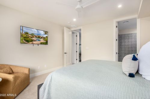 4450 54th St, Phoenix AZ 85018-1905 exterior