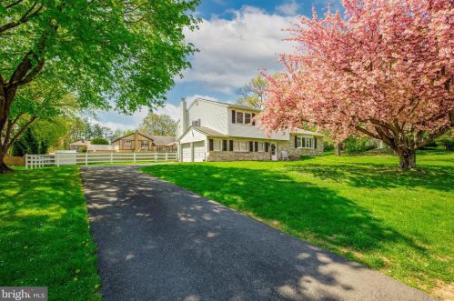 304 Pheasant Dr, Huntingdon Valley PA  19006-3038 exterior