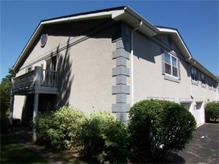 1010 Greenwood Cir, Bull Valley, IL 60098-2982