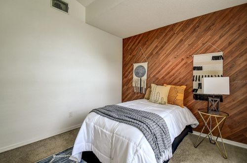 9759 Fox Hollow Rd, Tampa FL  33647-1831 exterior