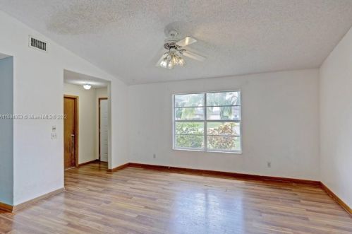 681 College Park Rd, Fort Pierce FL 34953-3330 exterior