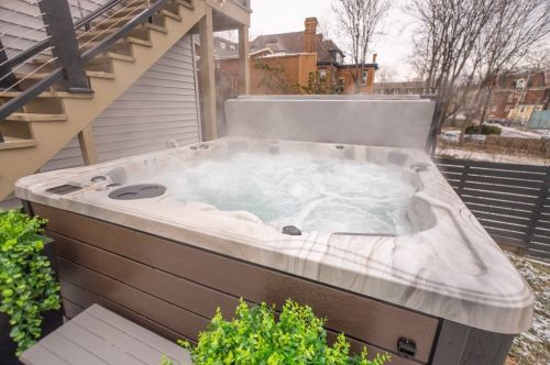 5532 Forbes Ave, Pittsburgh PA  15217-1126 exterior