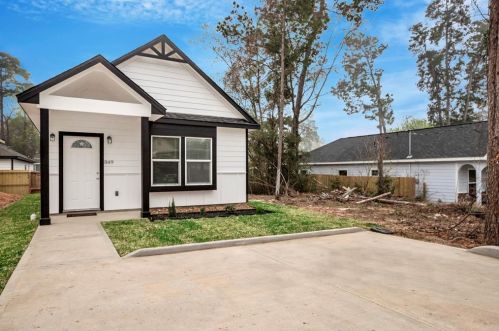 849 Palmdate, Montgomery TX  77316-2961 exterior