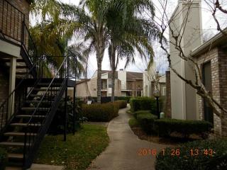 8100 Cambridge St, Houston TX  77054-3171 exterior