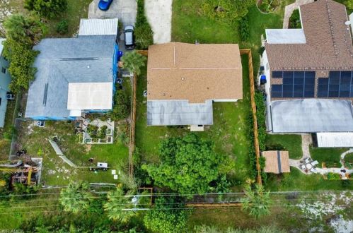 1096 Rordon Ave, Naples FL 34103-4577 exterior