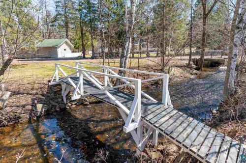 301 Oxford St, Duluth MN 55803-2327 exterior