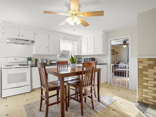 44 New Place St, Wallingford CT  06492-2237 exterior