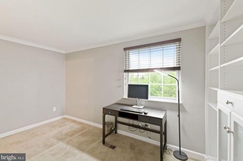 1615 10 St, Arlington VA 22204-4768 exterior