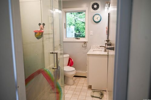 27 Weston St, Huntington Station NY 11746-4030 exterior