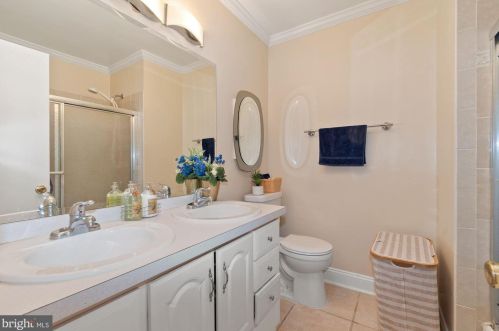 11837 Enid Dr, Rockville MD 20854-3454 exterior