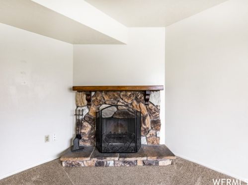 753 Vlg Way, Sandy UT 84094-1861 exterior