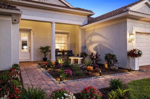 8510 Karina Ct, Naples FL 34114-2752 exterior