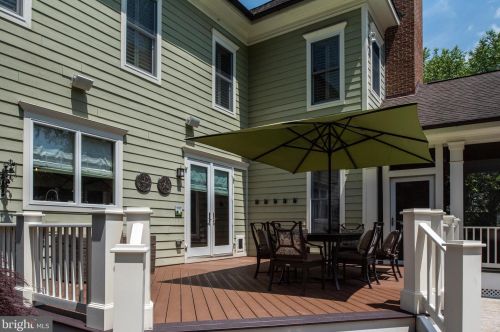 6421 Divine St, Mc Lean VA 22101-4702 exterior