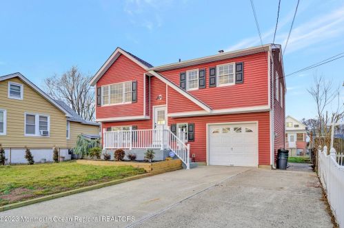 31 Monmouth Ave, Middletown, NJ 07748-5732