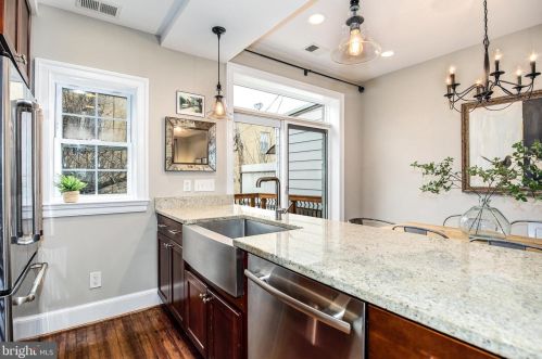 1448 D St, Washington DC  20002-5402 exterior