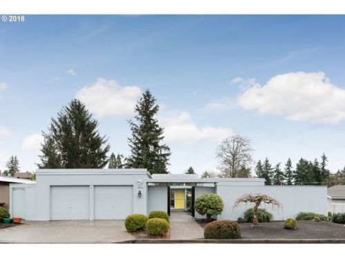 9940 Regal Dr, Portland, OR 97225-4960