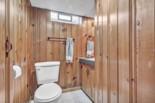 9016 Mount Vernon Ave, Milwaukee WI  53226-4542 exterior