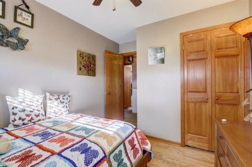 4922 Lynndale Ave, Milwaukee WI 53220-2069 exterior