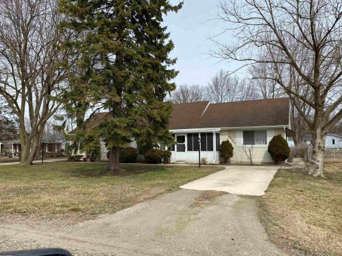 32047 Lakepoint St, New Baltimore MI 48047-3483 exterior