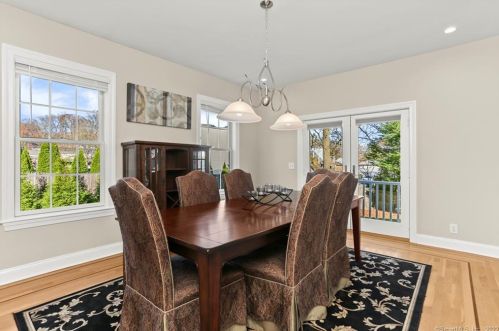 8 Gdn Ln, Westport CT 06880-5316 exterior