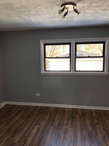 2036 69 St, Chicago IL 60649-1614 exterior