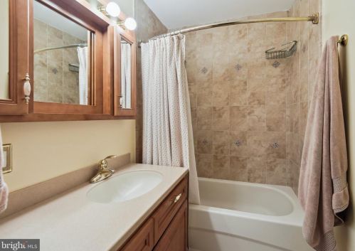 10316 Gainsborough Rd, Rockville MD 20854-4043 exterior