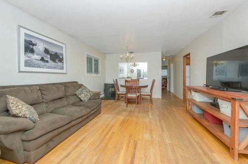 45 Amsterdam Ave, Babylon NY 11704-4921 exterior